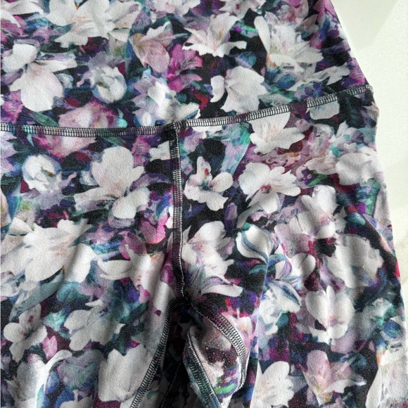Lululemon align utopia multi floral print pants - Picture 3 of 3